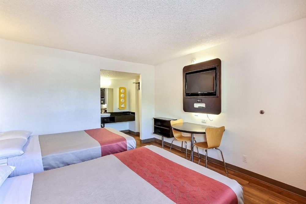 Double Room - Disability Access - Roll In Shower